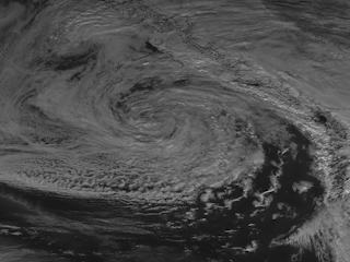 Low Pressure System Nears the Pacific Northwest